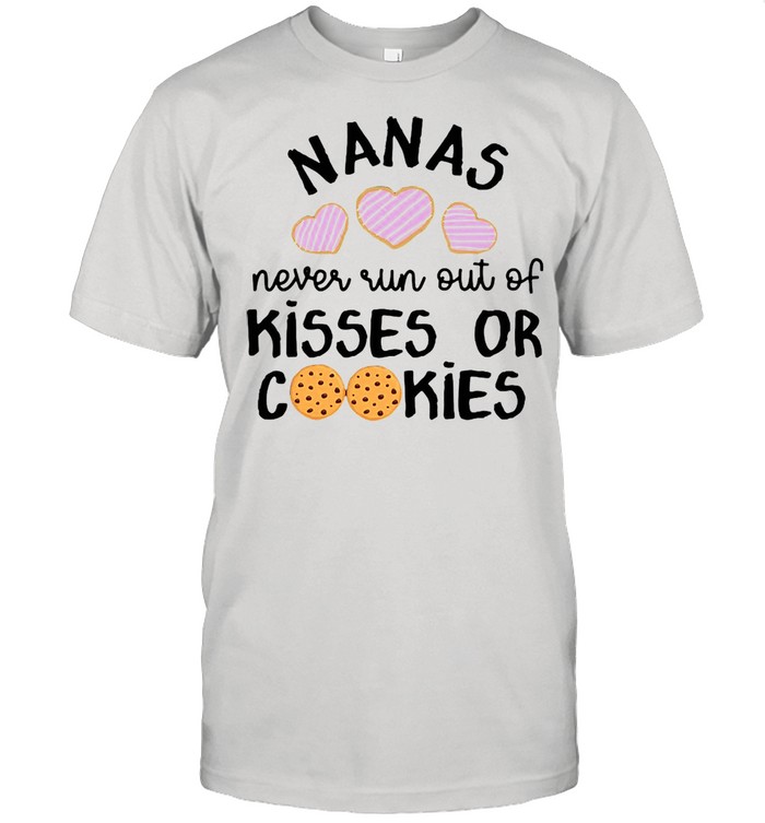Nanas Never Run Out Of Kisses Or Cookies T-shirt Classic Men's T-shirt
