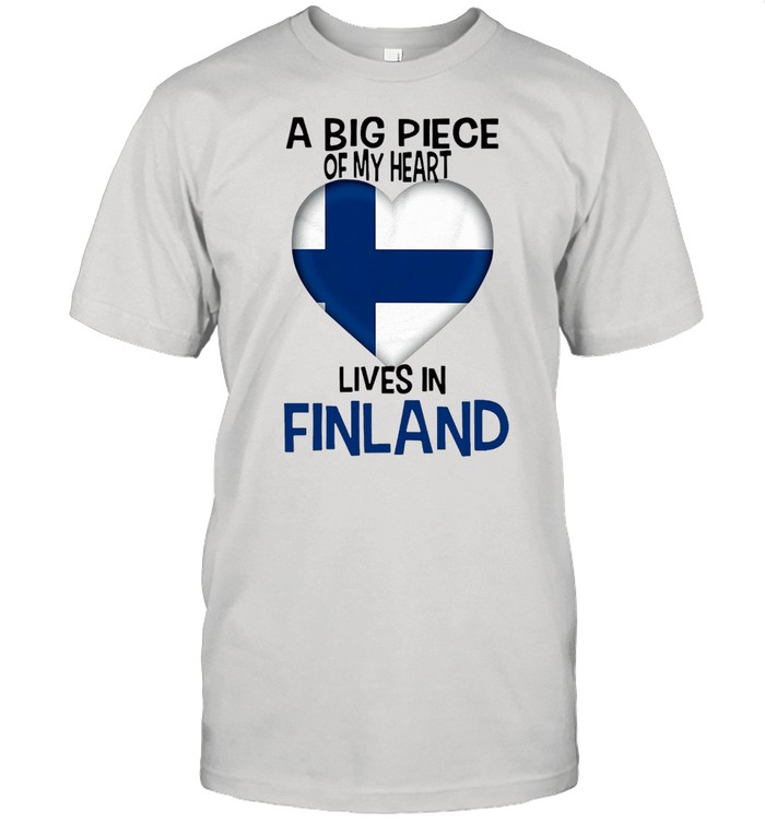 A Big Piece Of My Heart Lives In Finland T-shirt Classic Men's T-shirt