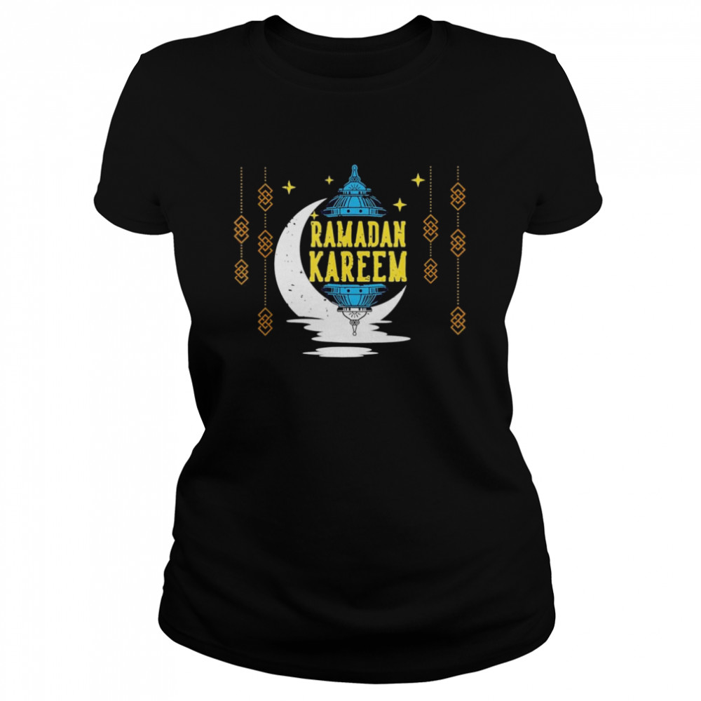 Ramadan Kareem Muslims Eid Ramadan Lantern lights Moon Cute shirt Classic Women's T-shirt